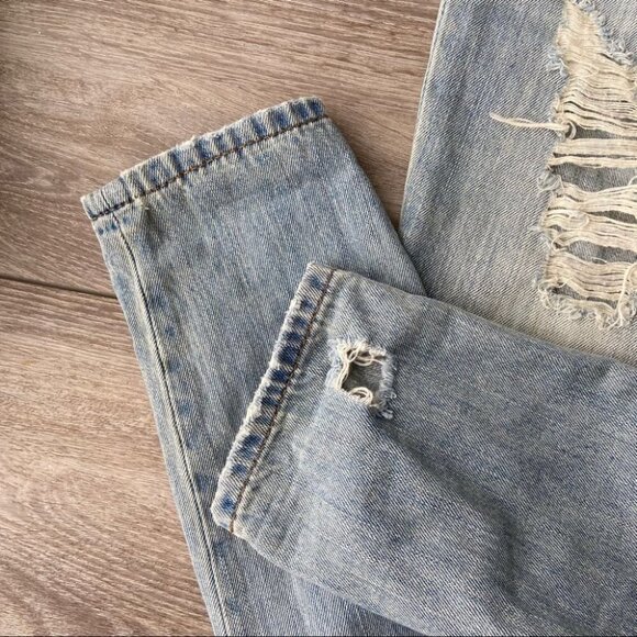 BDG Slim Boyfriend Low  Rise Ripped Jeans - Picture 9 of 16